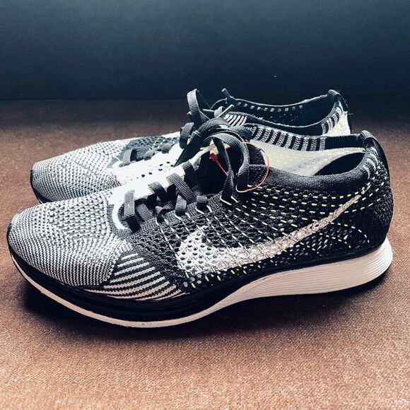 NIKE Flyknit Racer Black WHITE OREO WOMENS 8 US Mens 6.5 Running Shoes Excellent - Picture 3 of 8